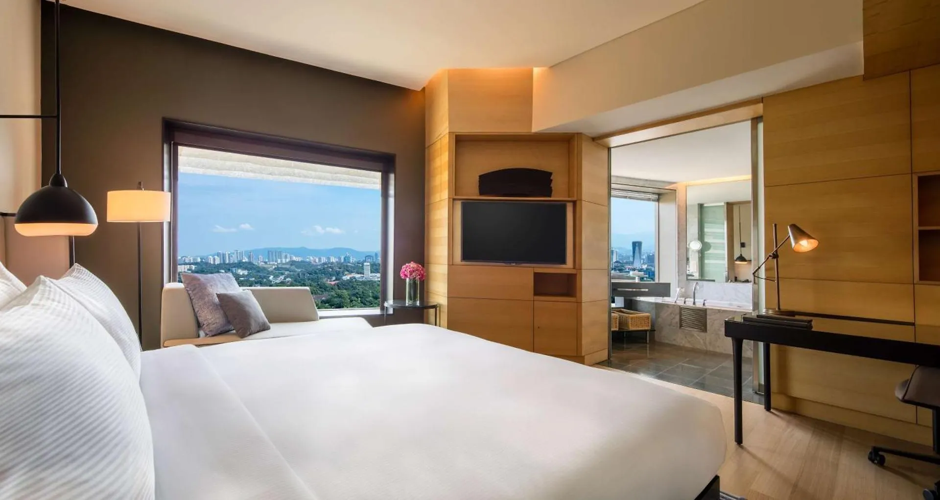Hilton Kuala Lumpur Hotel 5*,