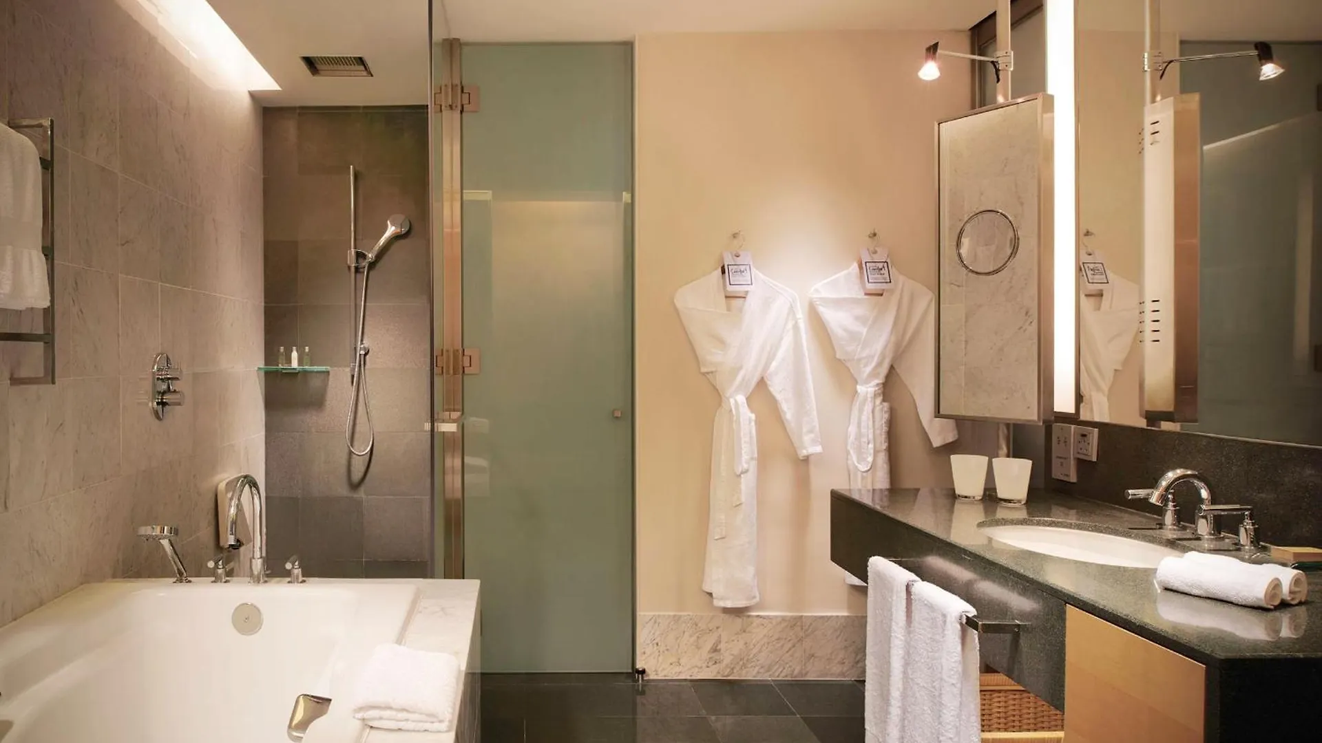 Hilton Kuala Lumpur Hotel 5*,